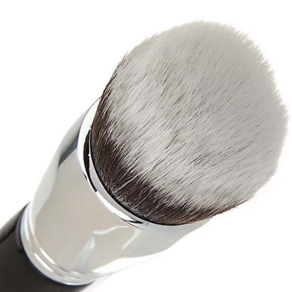 MALLY BEAUTY FOUNDATION
